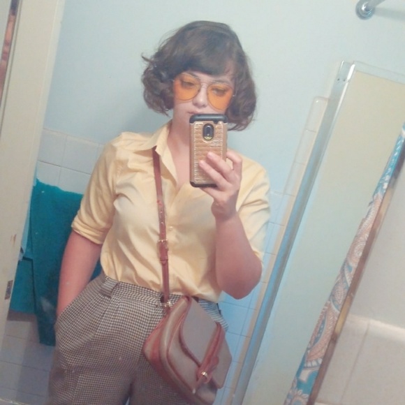 Meet your Posher, Chanel - Picture 2 of 4